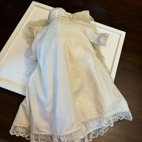 Marie Shay Beautiful Christening Porcelain Doll Full Gown 2 Pillows Vintage - Picture 7 of 16
